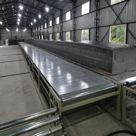 Automatyczna maszyna z pianką poliuretanową CNC / maszyna do produkcji gąbek do odzieży z biustonoszem