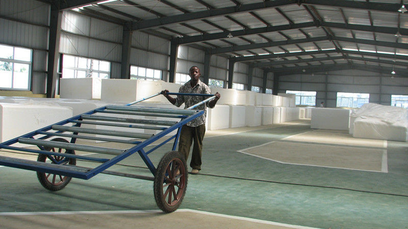 Automatyczna linia produkcyjna maszyny do tworzenia pianki poliuretanowej 2500~6000r/min